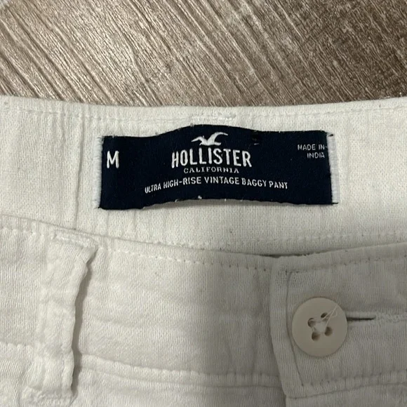 Hollister - Picture 3 of 5